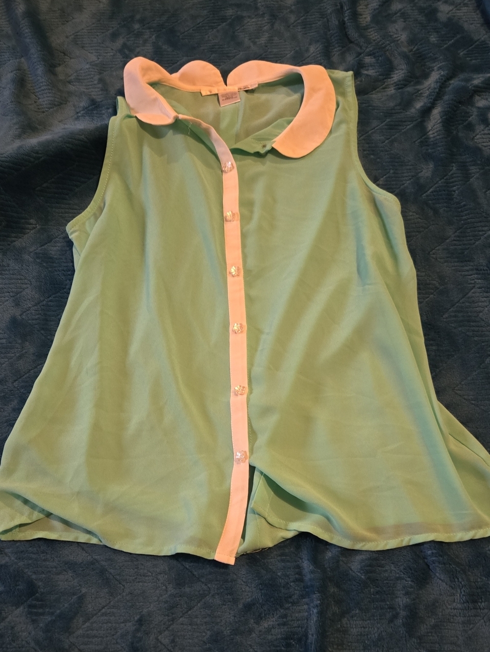 Ellison Mint Green Sleeveless Button-Front Top with Cream Collar